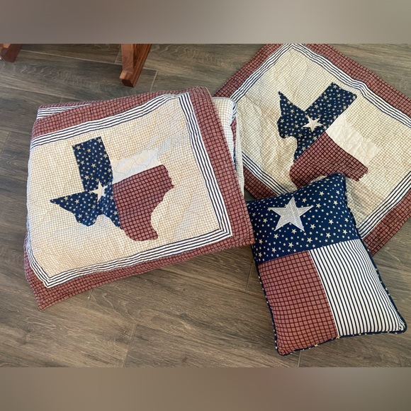 Texas Star Quilt with Blue and Red Accents by home classics Queen! - Picture 2 of 6